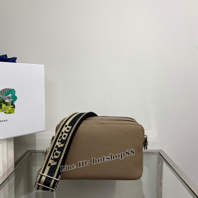 Prada專櫃新款雙肩帶鹿皮紋牛皮斜挎包 1BH082 普拉達頂級原單男士肩背包 csp1043